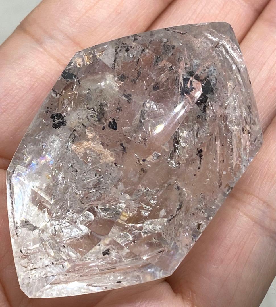 エレスチャル水入り水晶　流砂入り　虹入り　原石　置物　天然石　パワーストーン