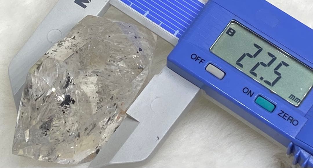 エレスチャル水入り水晶　流砂入り　虹入り　原石　置物　天然石　パワーストーン