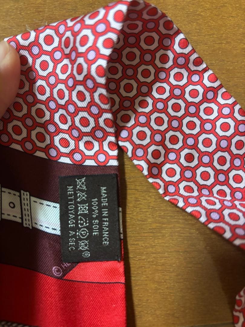Hermès シルクスカーフ 赤/白/茶色