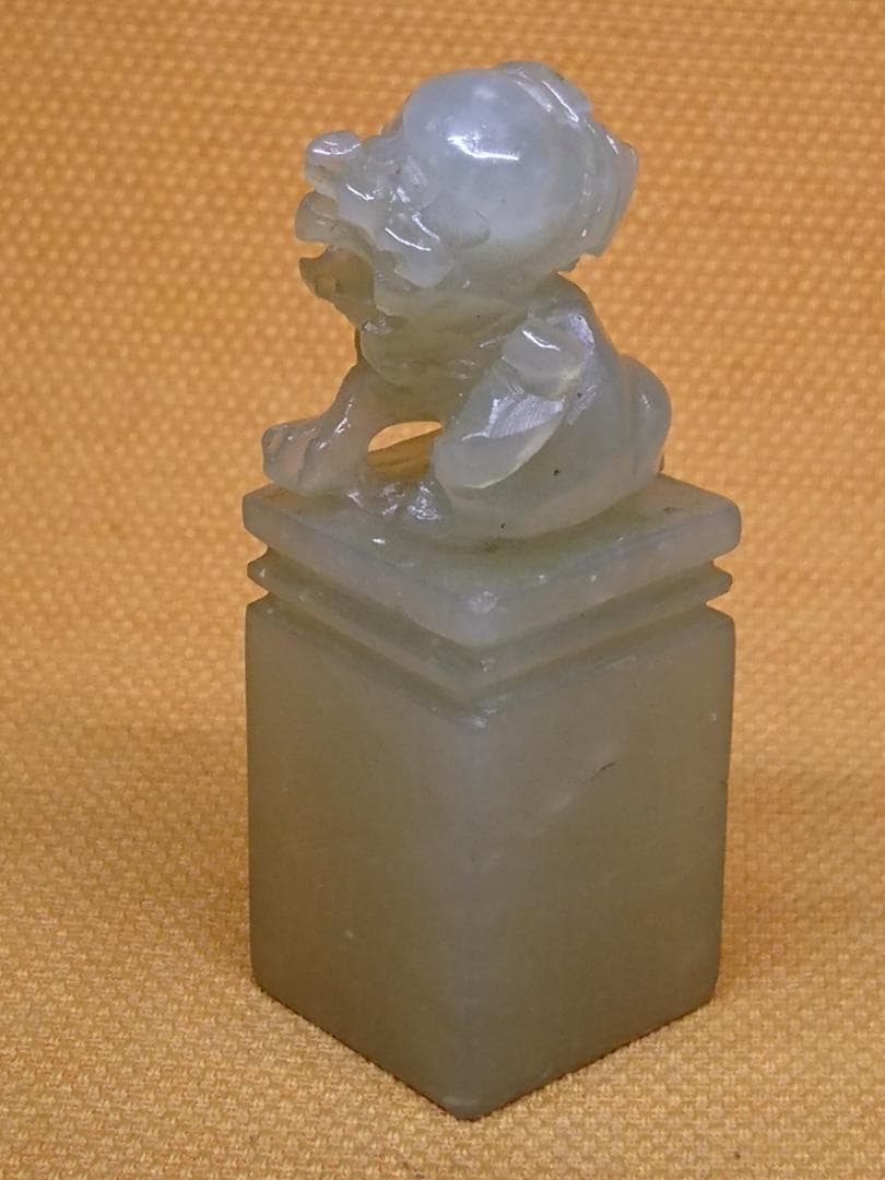 【美品】獅子　雕刻　玉石　翡翠　置物　インテリア　工芸品　美術品　A3405