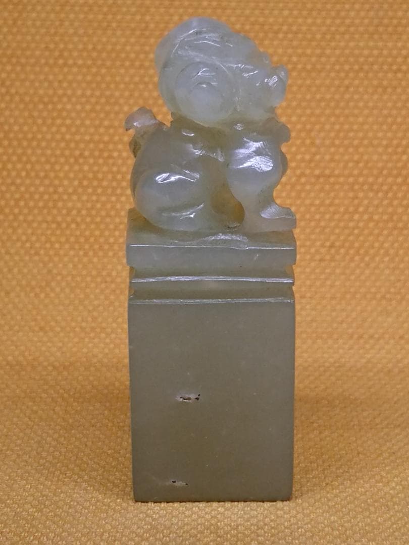 【美品】獅子　雕刻　玉石　翡翠　置物　インテリア　工芸品　美術品　A3405