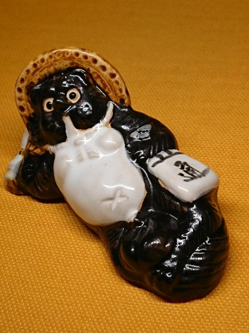 人形　たぬき　狸　陶器　オブジェ　置物　インテリア　工芸品　美術品　A1112