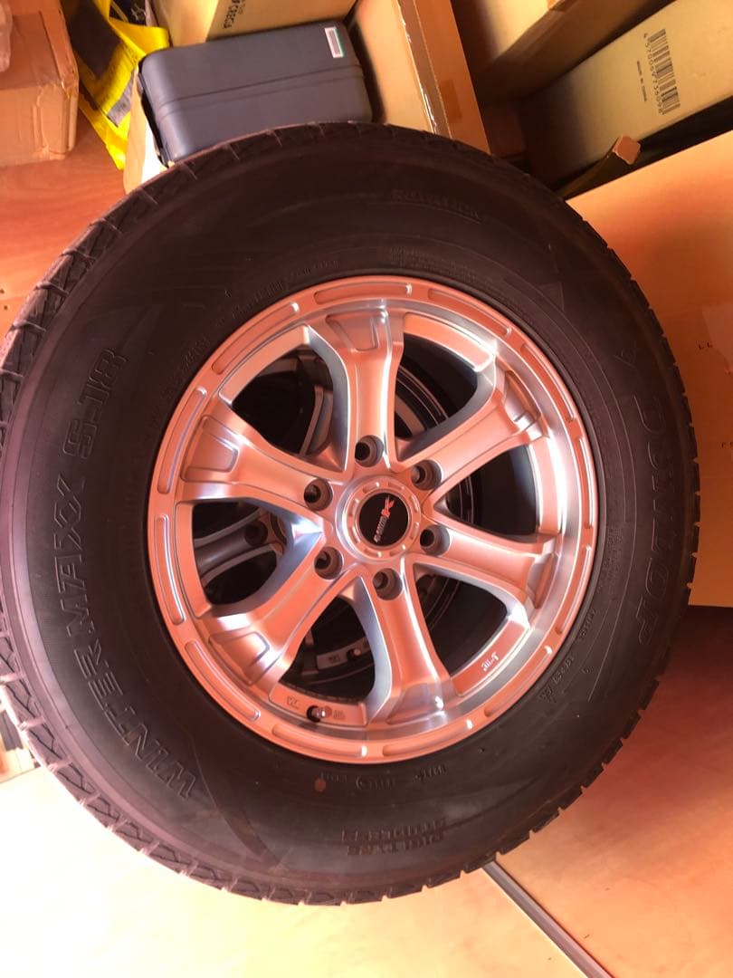 ダンロップDUNLOPスタッドレス ハイラックスプラドFJ 265/65R17