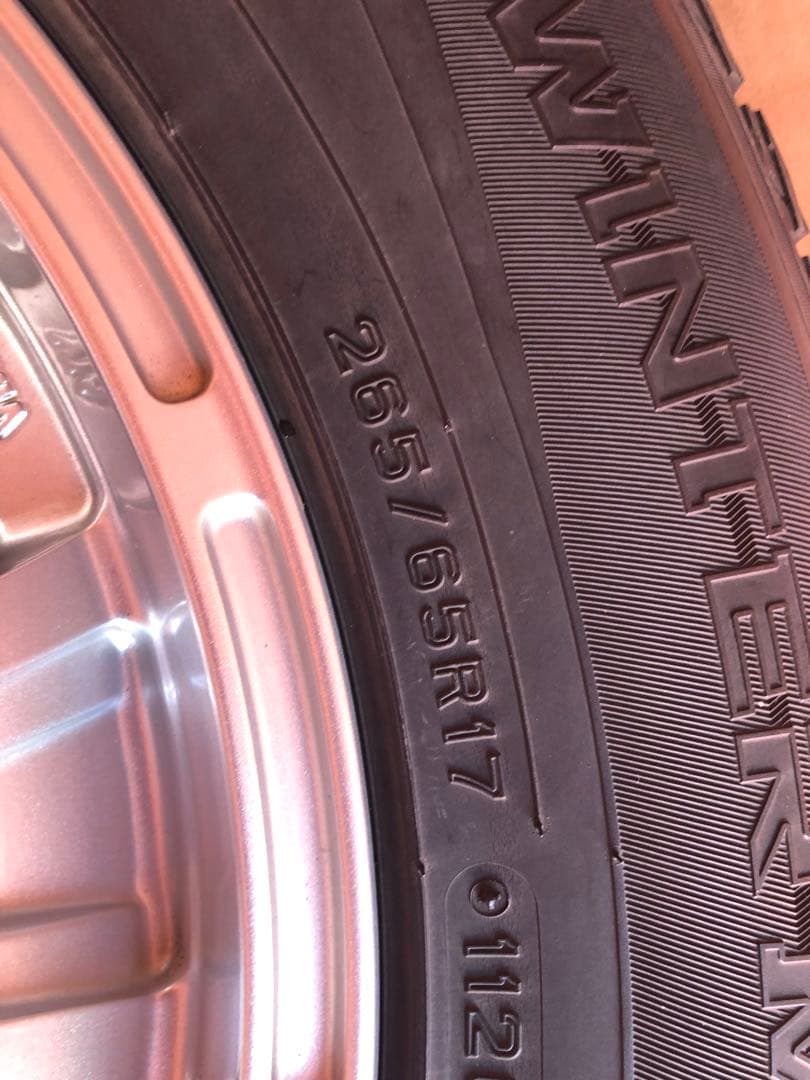 ダンロップDUNLOPスタッドレス ハイラックスプラドFJ 265/65R17