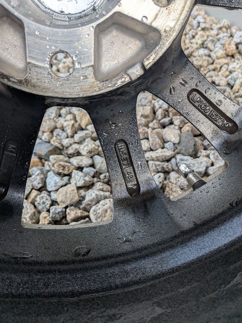 195 65 R15 スタッドレスタイヤセット　美品　バリ溝