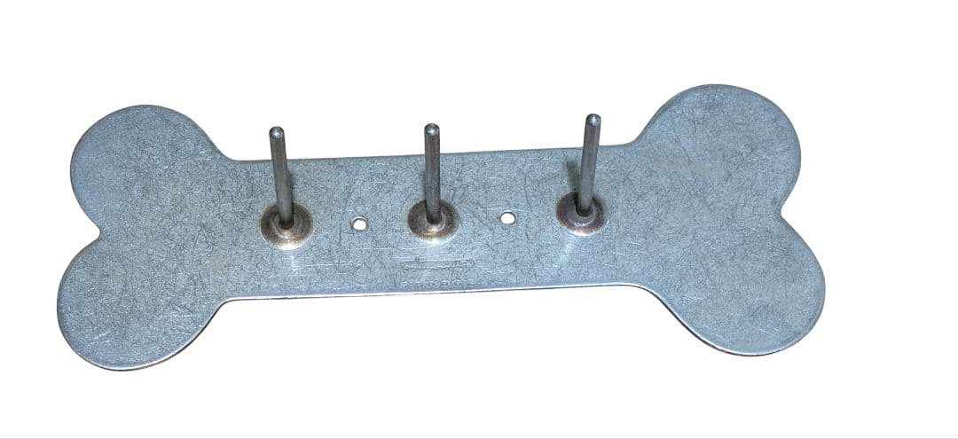 E 犬用金属フック 骨型 壁掛け用