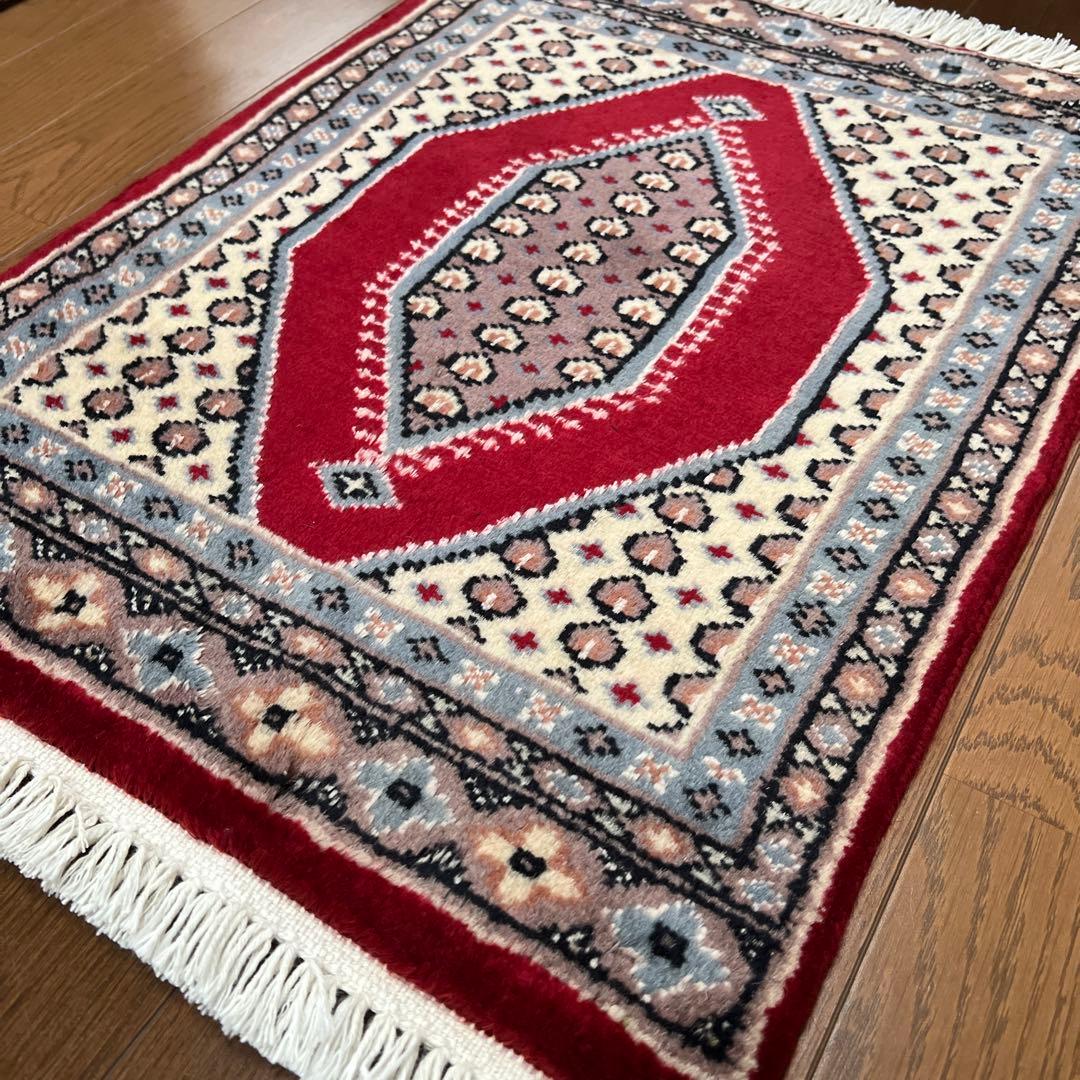 ミニ　ラグ　パキスタンラグ　手織り絨毯　可愛い赤色　玄関マット44cmx59