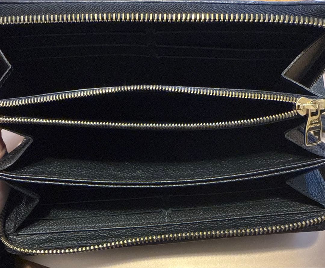 レザー長財布　LOUIS VUITTON ブラック
