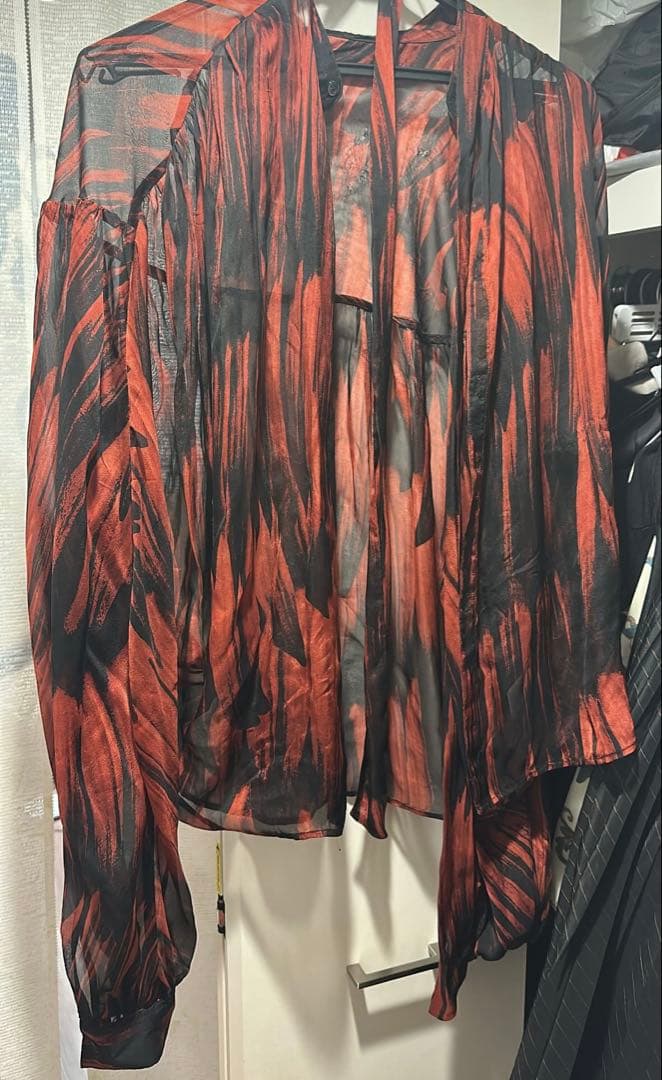 HEoS 22FW シルク赤黒パターン長袖シャツ