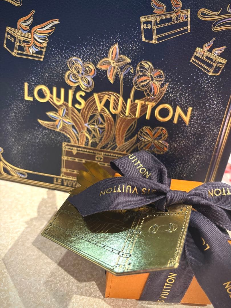 N*3様 LOUIS VUITTON ゴールド V字型 ブレスレット
