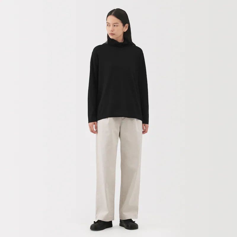 MUJI Labo S自然の色を生かして染色したカシミヤタートルネックセーター黒