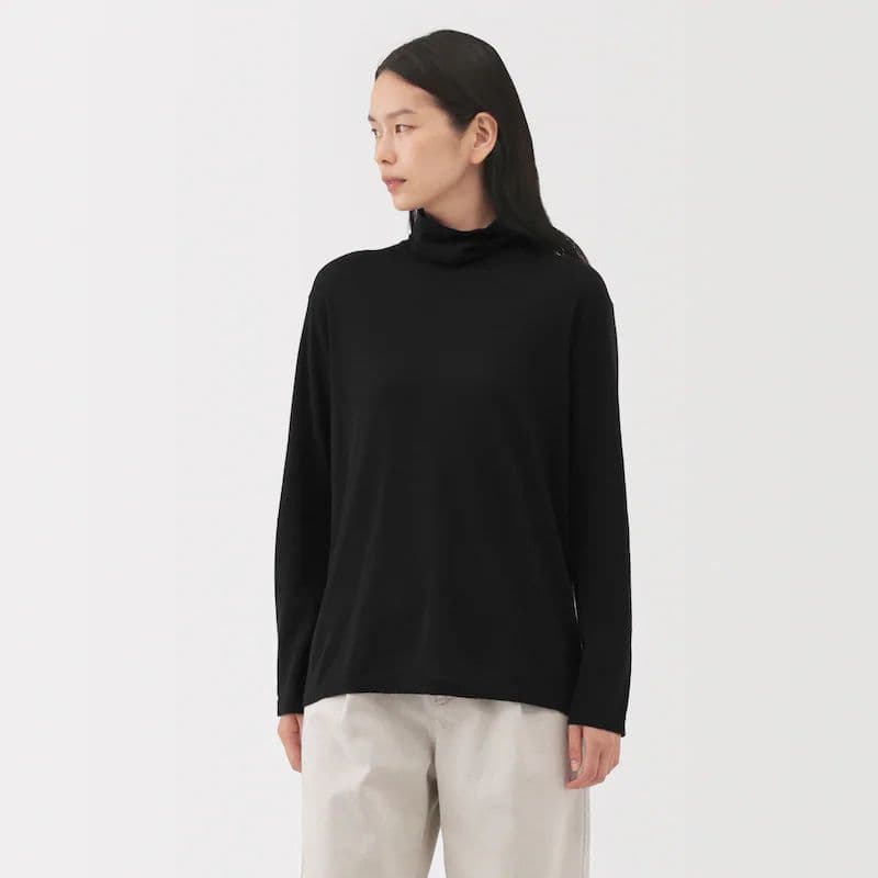 MUJI Labo S自然の色を生かして染色したカシミヤタートルネックセーター黒