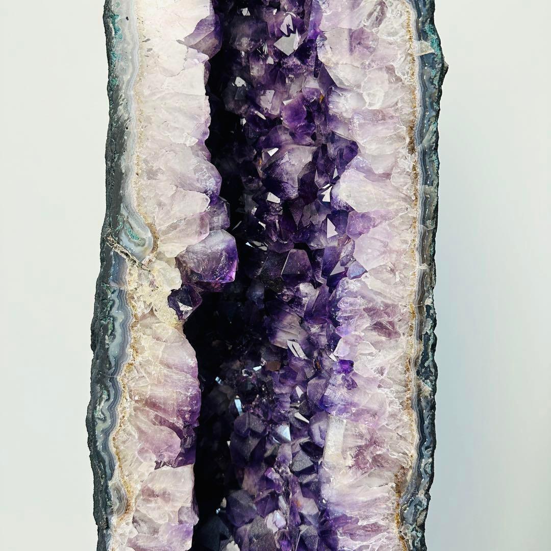 アメジストドーム 天然石 高さ72cm（大粒の結晶・金粉状カコクセナイト）