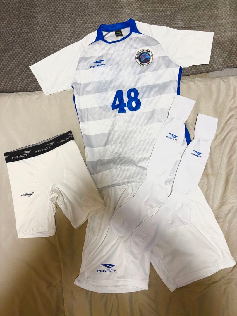 学館浦安高校サッカー部　ユニフォーム　L ホーム&アウェーセット　スパッツ付属