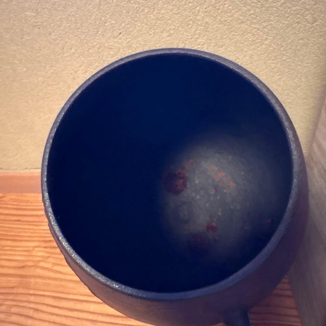 兎鐶付竹地紋釜　　敬典造