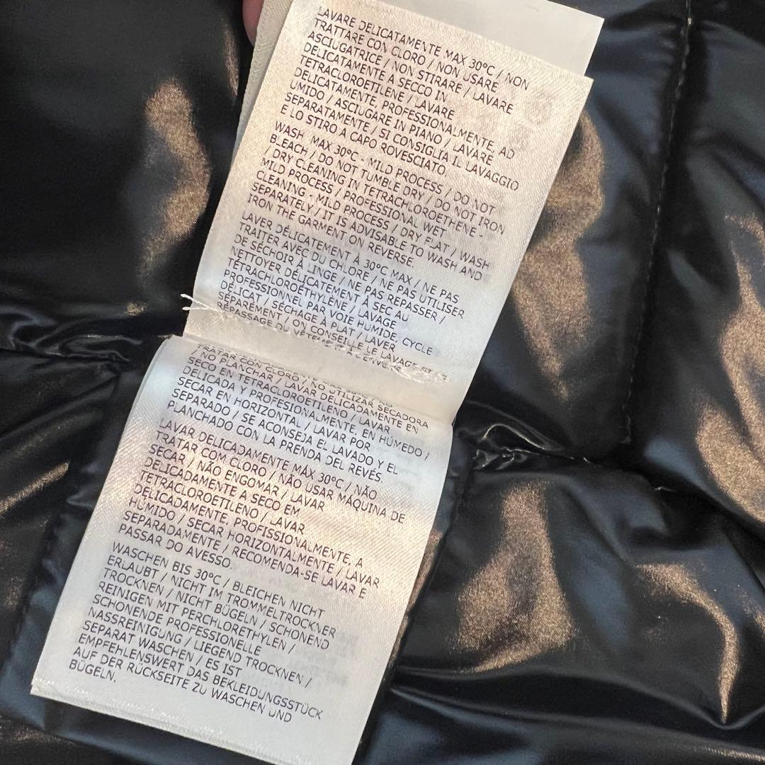 Moncler 黒 ダウンベスト