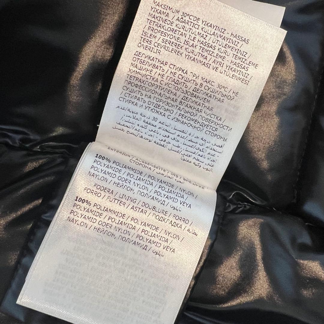 Moncler 黒 ダウンベスト