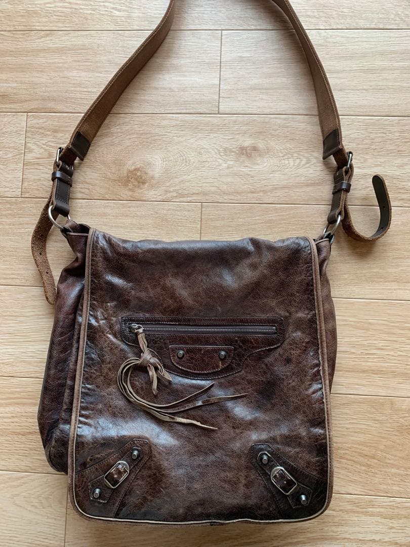 【希少】BALENCIAGA メッセンジャーバッグ　 ショルダーバック