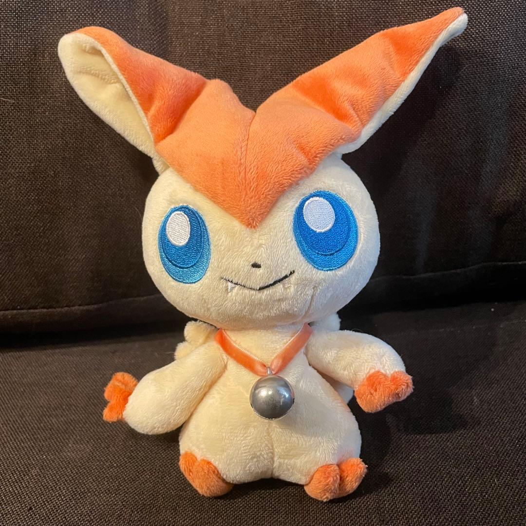 ポケモンセンター トウホク ぬいぐるみ やすらぎのすずをもったビクティニ