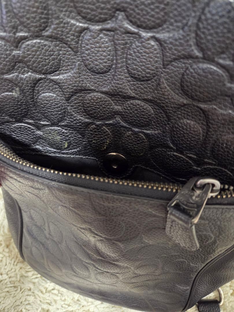 COACH ブラックレザー ボディバッグ