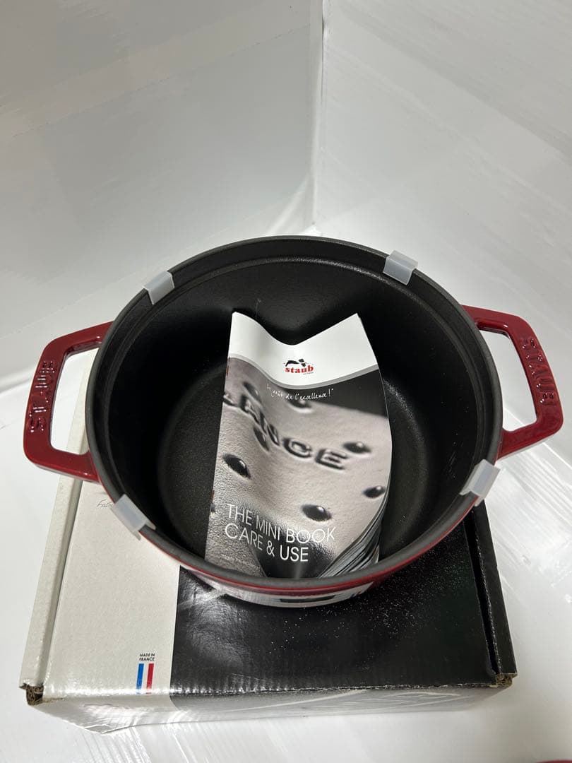 【新品、未使用】ストウブ staub ココットラウンド18cm チェリー　赤