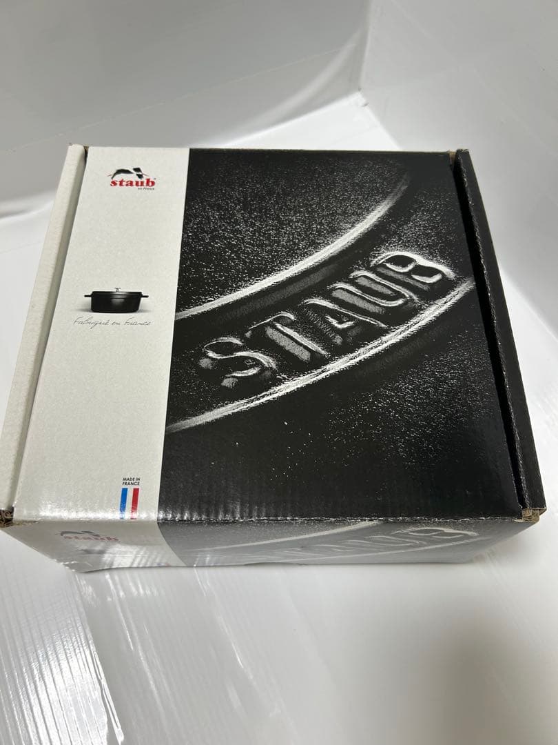 【新品、未使用】ストウブ staub ココットラウンド18cm チェリー　赤