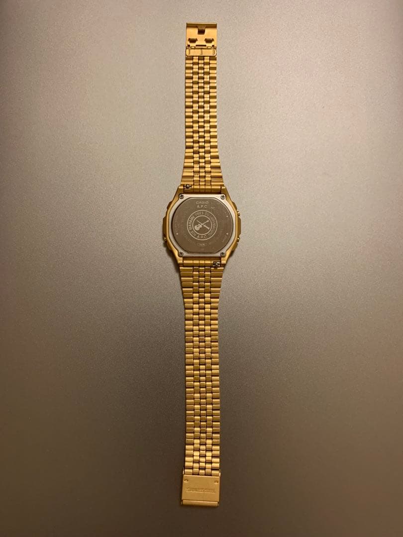 CASIO A.P.C. ゴールド デジタル腕時計