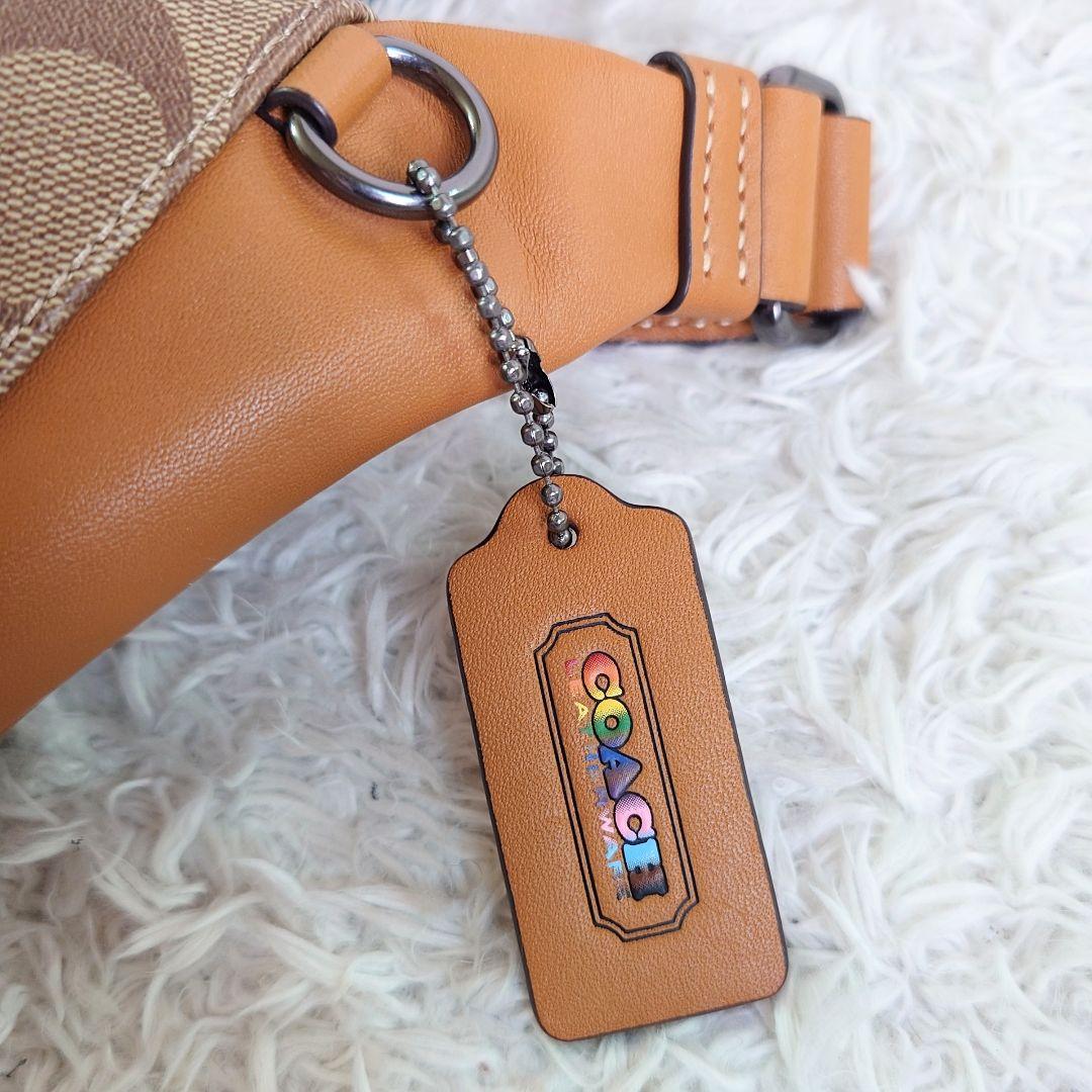 美品 コーチ ワーレン ベルトバッグ シグネチャー PVC パッチ クロスボディ