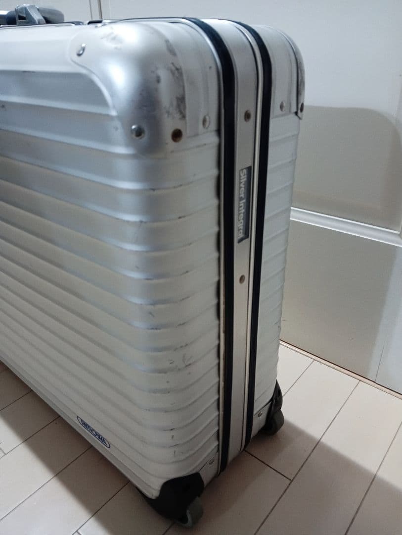 希少 廃盤品 RIMOWA silver Integral 2輪 青ロゴ