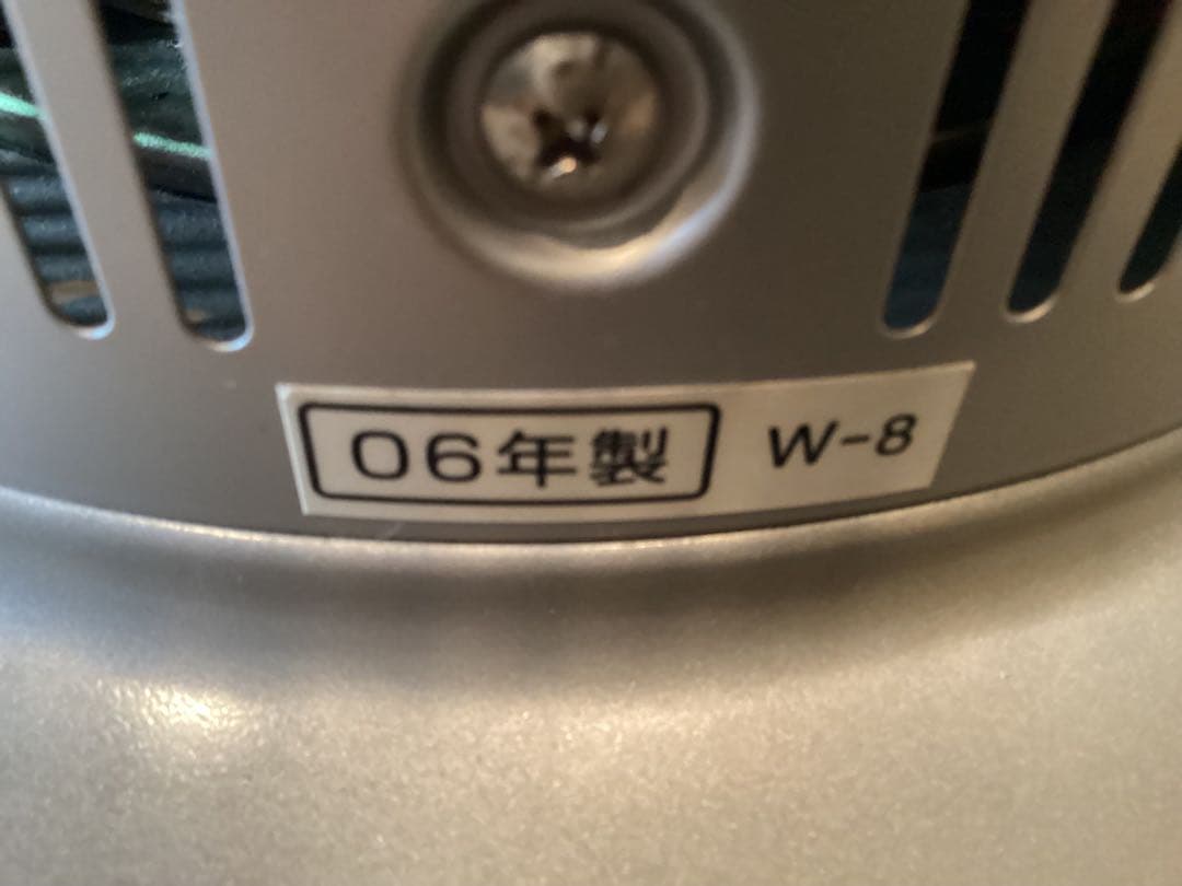グレー 円筒形ストーブ 2006年製