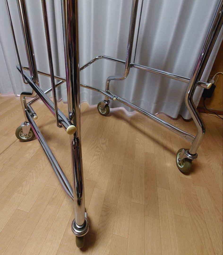 スチール製歩行器 　折りたたみ、高さ調整可能。介護、リハビリに！