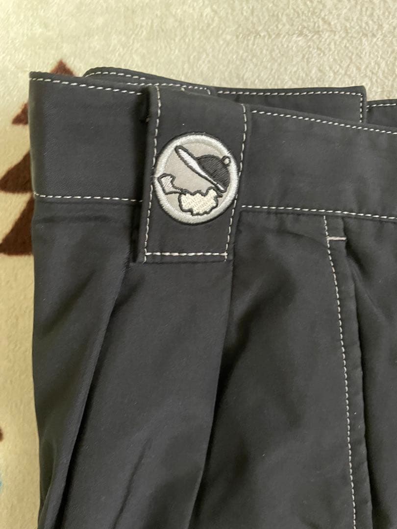 SINACOVAブラックストレートパンツ刺繍ロゴ付き　裏起毛