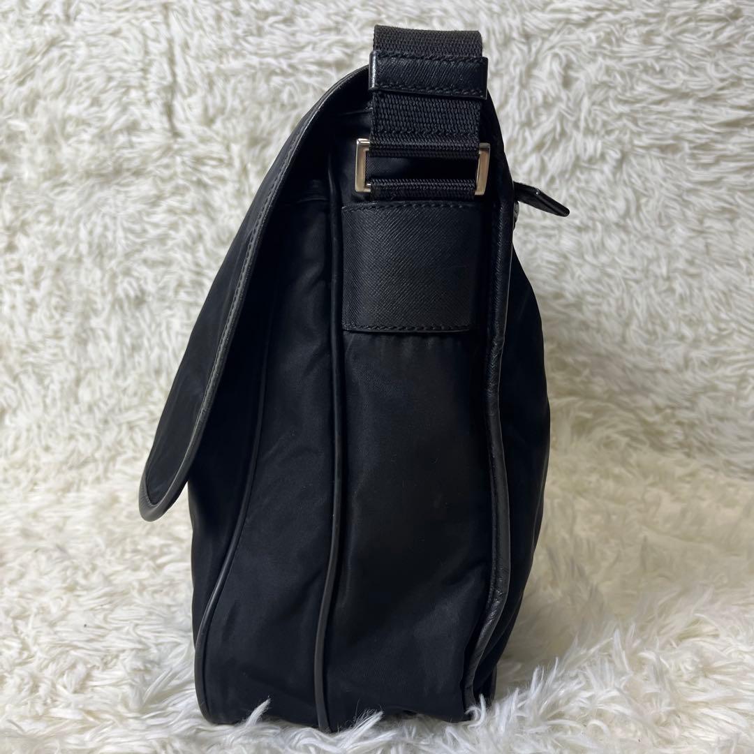美品✨ PRADA ショルダーバッグ 三角ロゴ ナイロン レザー A4収納可