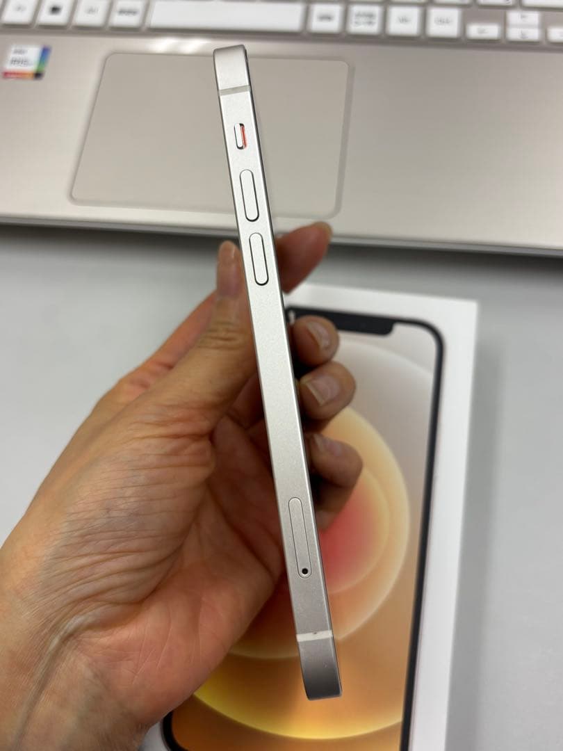 iPhone 本体 12 ホワイト 126GB 状態良好 SIMロック解除済