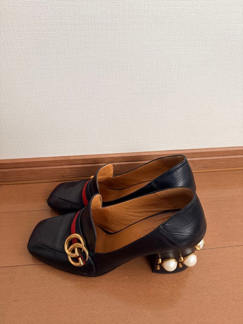 GUCCI スクエアトゥパンプス ブラック