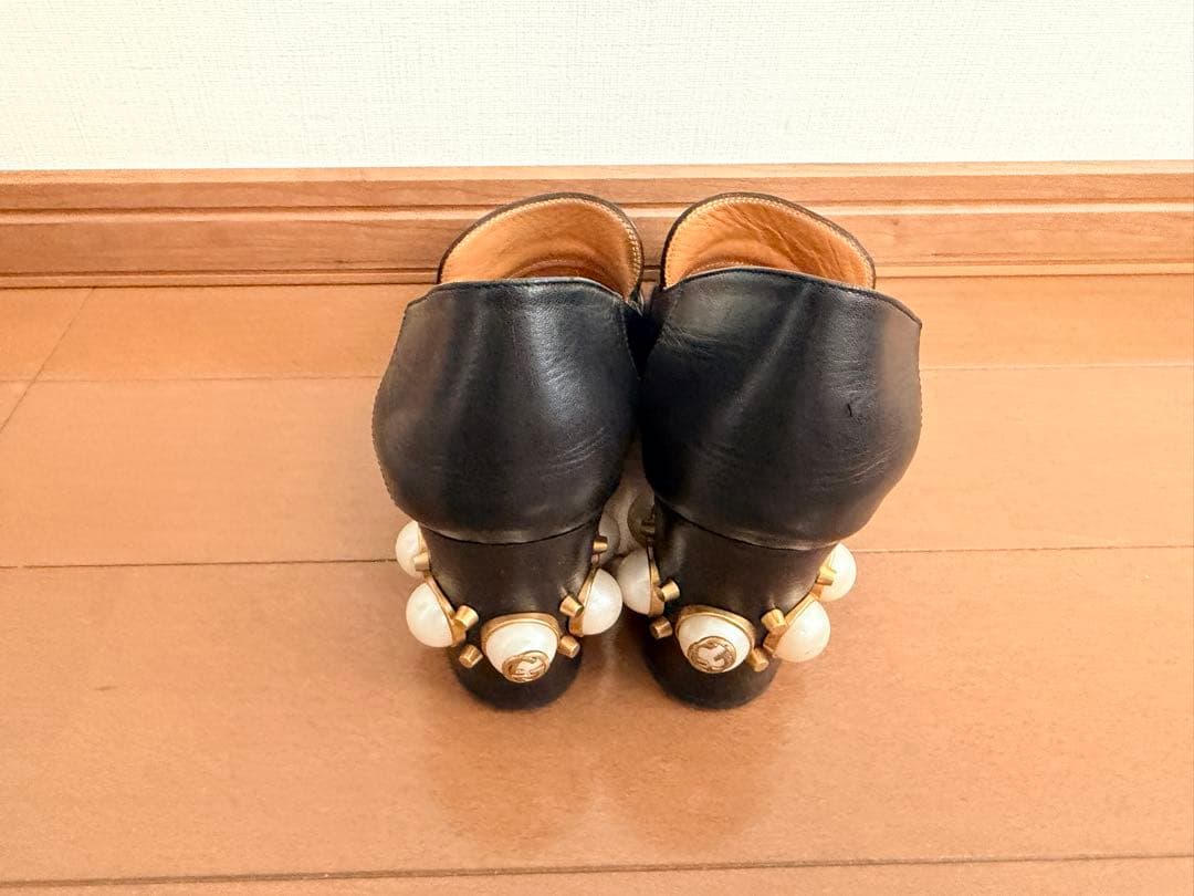 GUCCI スクエアトゥパンプス ブラック