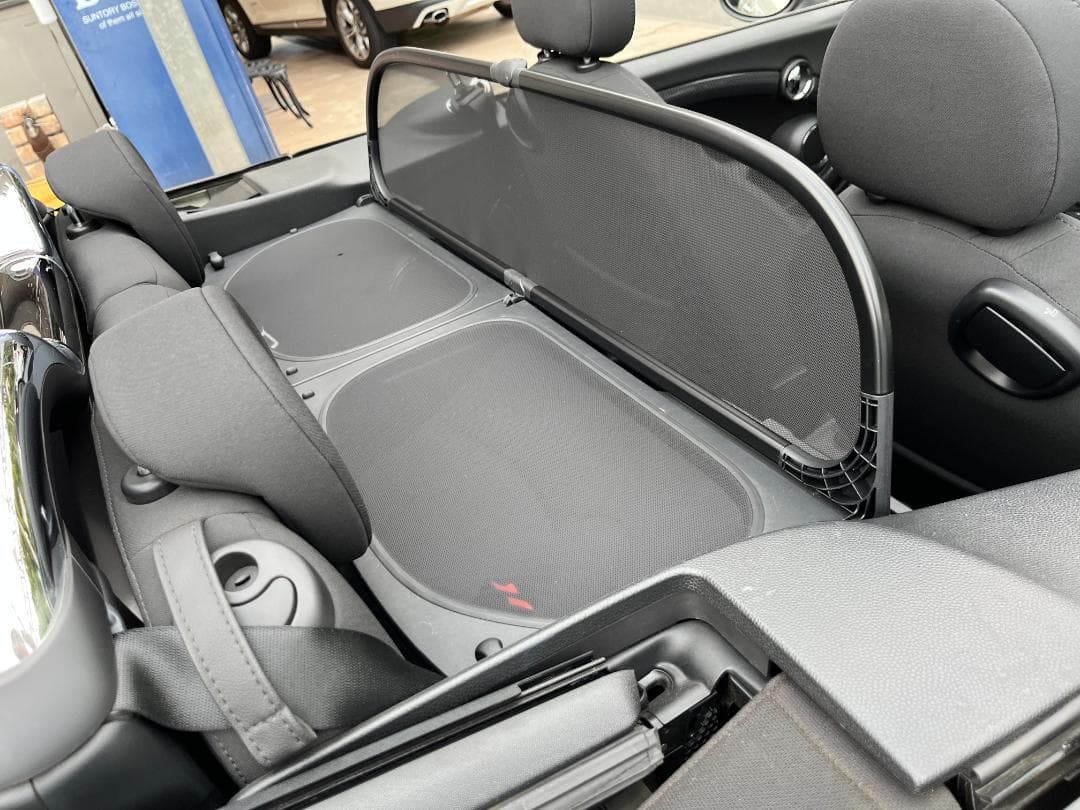 【美品】 MINI R57 純正ウィンドディフレクター