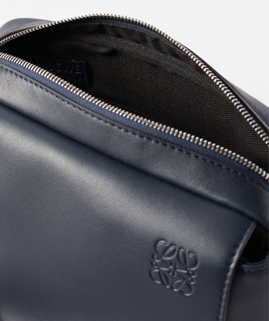 新品未使用　LOEWE ネイビー ショルダーバッグ