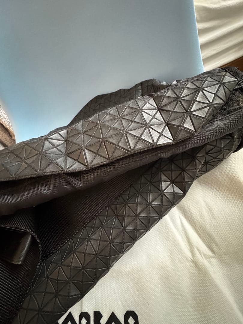 BAOBAO ISSEI MIYAKE メッセンジャー