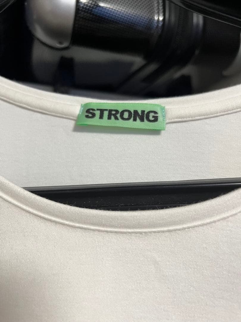 STRONG pack tee 長袖　Sサイズ ホワイト