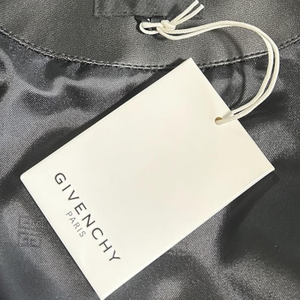新品！GIVENCHYジバンシーロゴ刺しゅうフェイクレザージャケットS~M相当