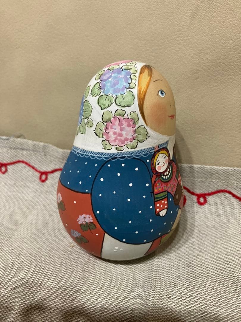 マトリョーシカ作家　タチアナ・ボボワ　起きあがりこぼし