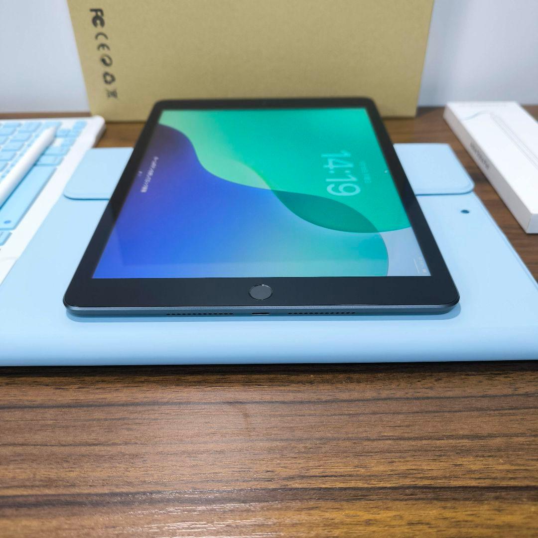 iPad 第9世代 Wi-Fi 256GB ケースとキーボード、タッチペン