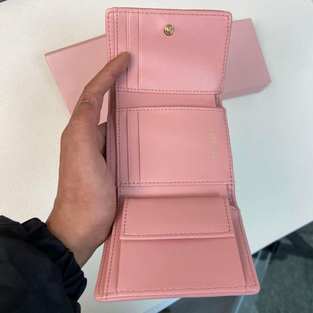 MIU MIU ピンク 三つ折り財布