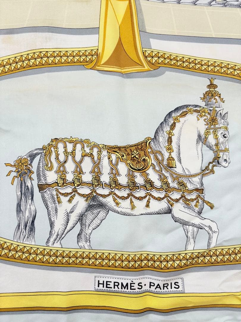 箱付き　HERMES シルクスカーフ 馬と装飾のデザイン　カレ90