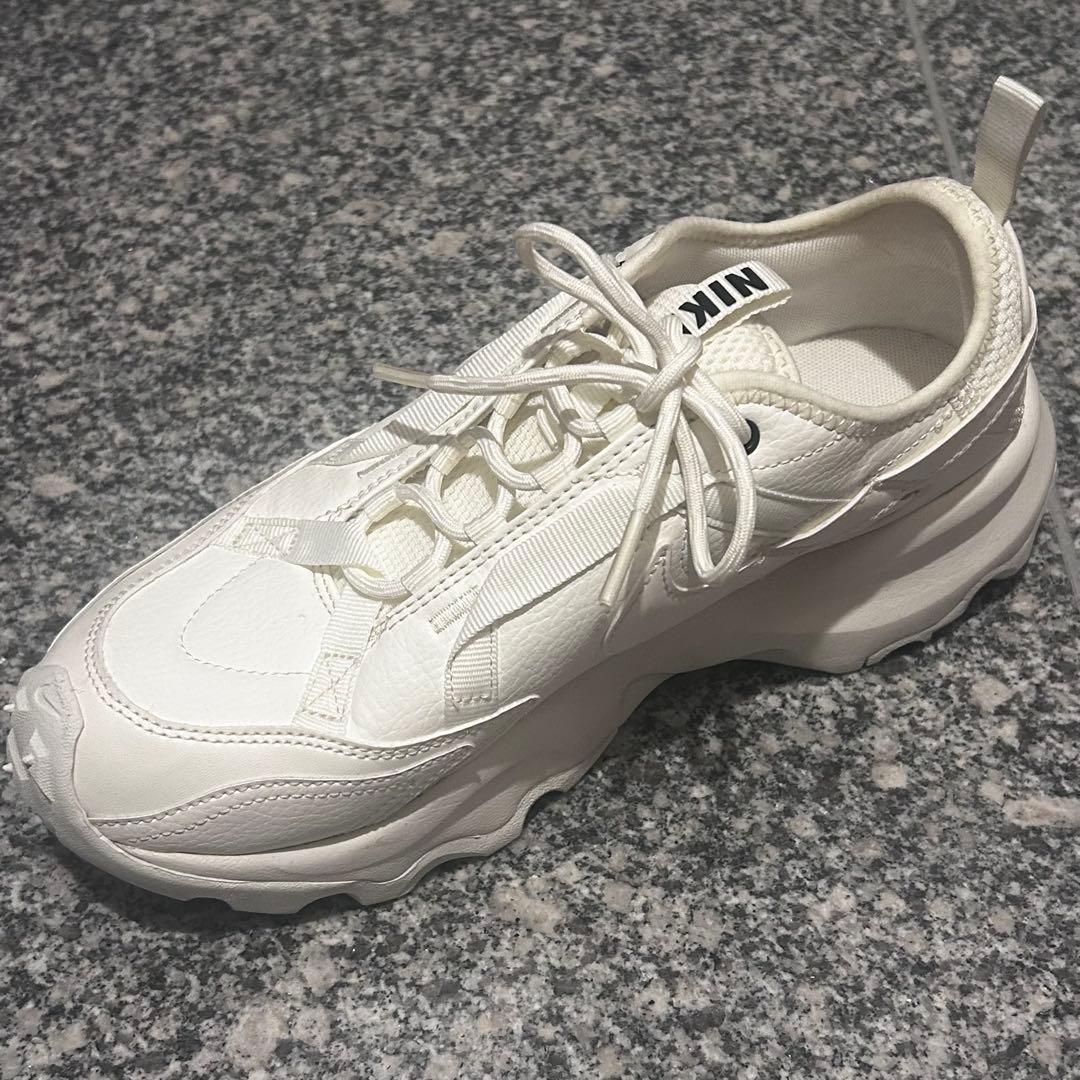 nike tc7900 25.5cm DD9682-100 ナイキ スニーカー