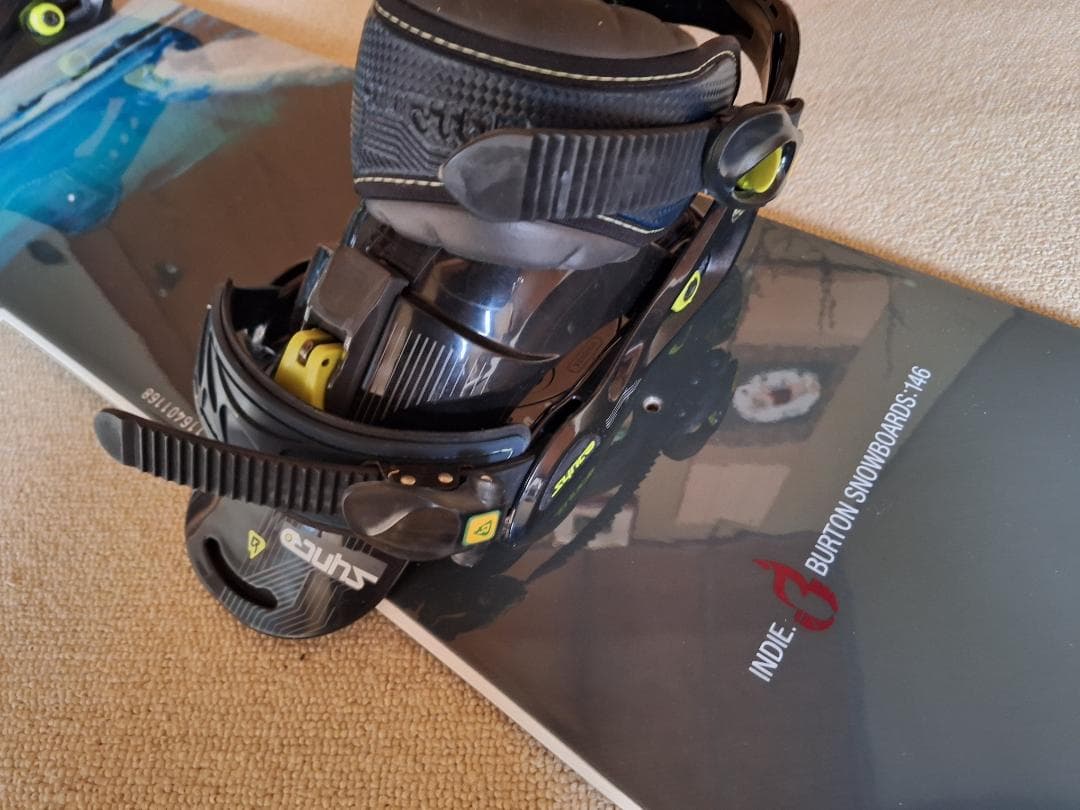 美品！スノーボード BURTON INDIE 146サイズ ビンディング付き
