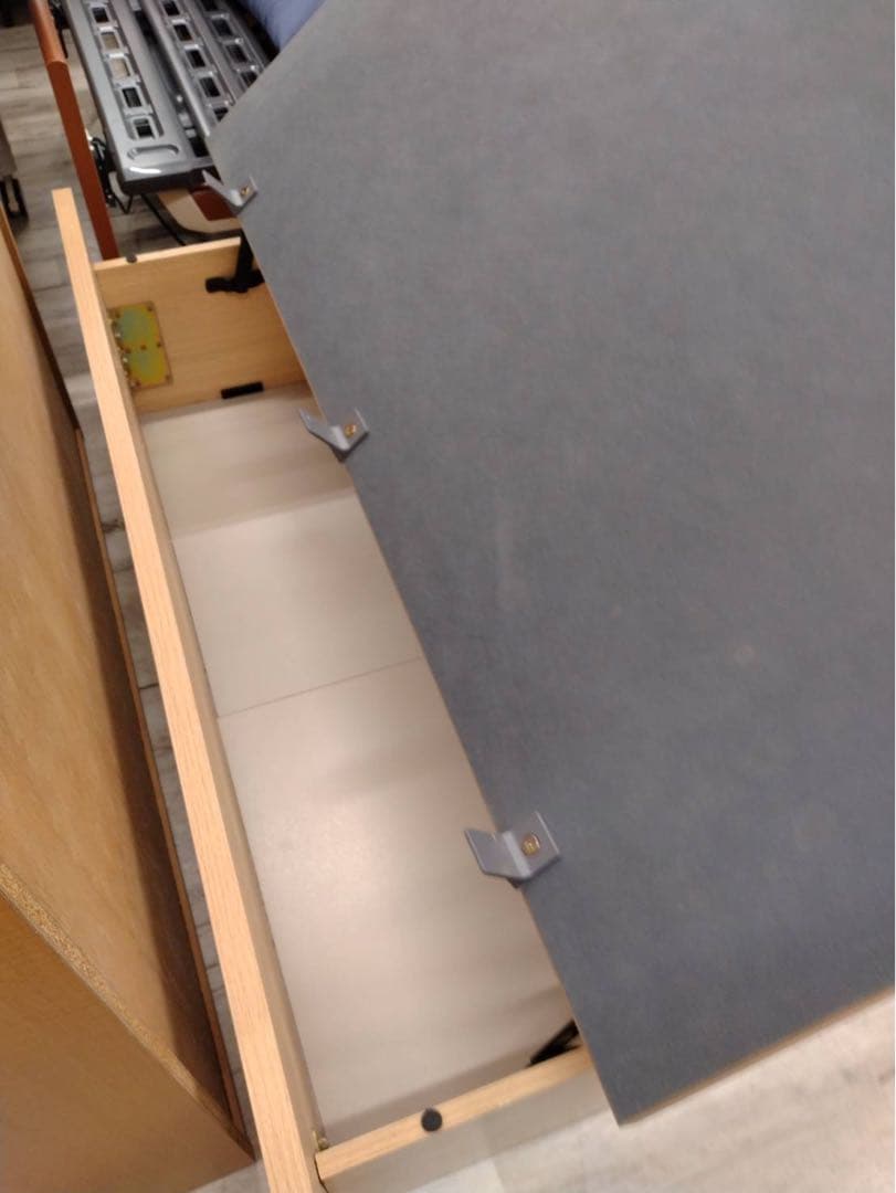 ニトリ　ダブルベッドフレーム　縦開き収納付き　北九州市福岡市限定