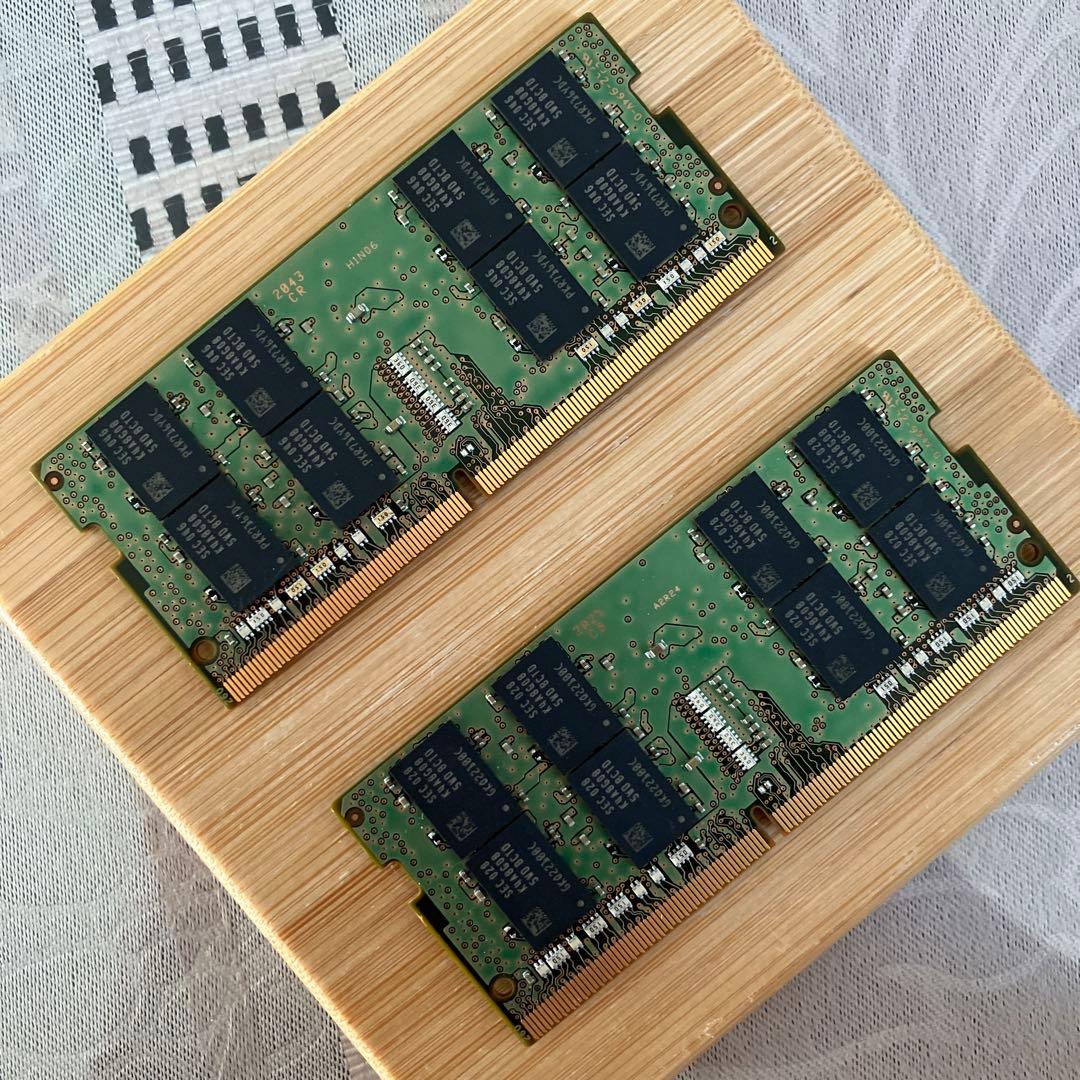 Samsung製DDR4 16GBメモリ2枚　計32GB、PC4-2666V規格