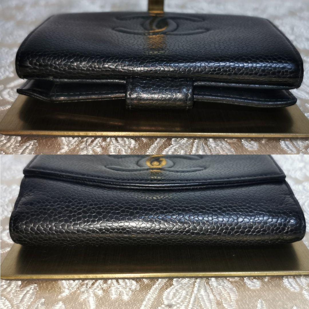 シャネル　CHANEL　二つ折り財布　CCロゴ入り　レザー　フランス型　ブラック